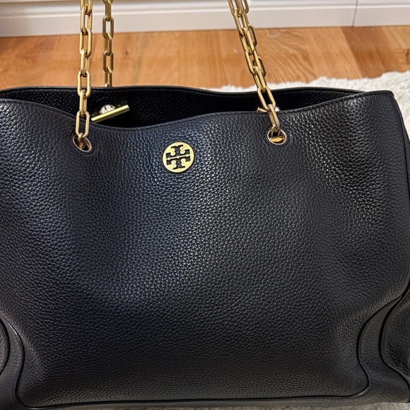 Tory Burch Carson Black Pebbled Leather Tote - Picture 2 of 10